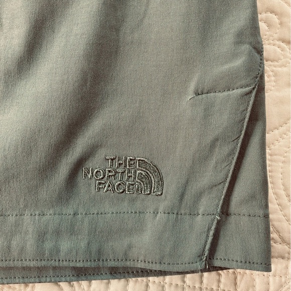 The North Face Class V Agave Green Skort UPF 50+ (Size XXL) - Picture 4 of 12